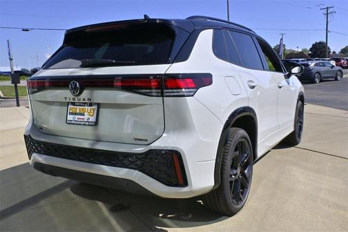 2025 Volkswagen Tiguan 2.0T SE R-Line Black 4MOTION