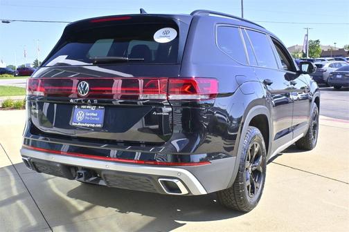 2025 Volkswagen Atlas 2.0T Peak Edition