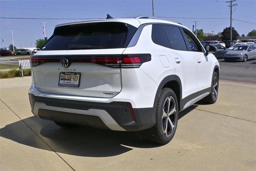 2025 Volkswagen Tiguan 2.0T SE 4MOTION