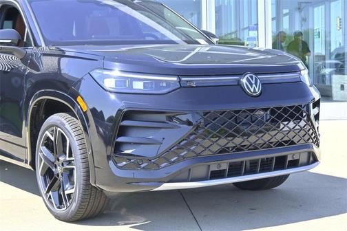 2025 Volkswagen Tiguan 2.0T SEL R-Line 4MOTION
