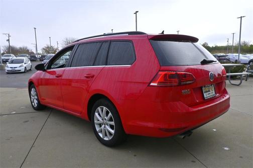 2015 Volkswagen Golf SportWagen TDI S 4-Door