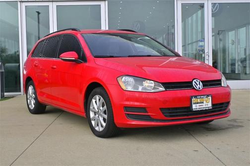 2015 Volkswagen Golf SportWagen TDI S 4-Door