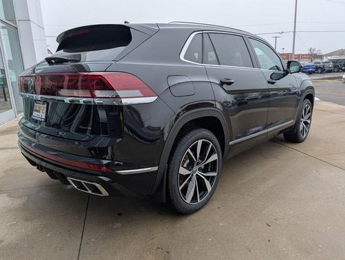 deep black pearl 2026 Volkswagen Atlas Cross Sport 2.0T SEL Premium