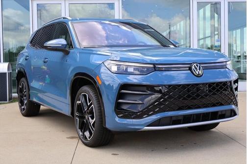 2025 Volkswagen Tiguan 2.0T SEL R-Line 4MOTION