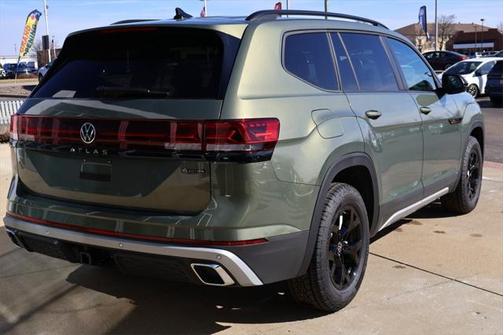 2025 Volkswagen Atlas 2.0T Peak Edition