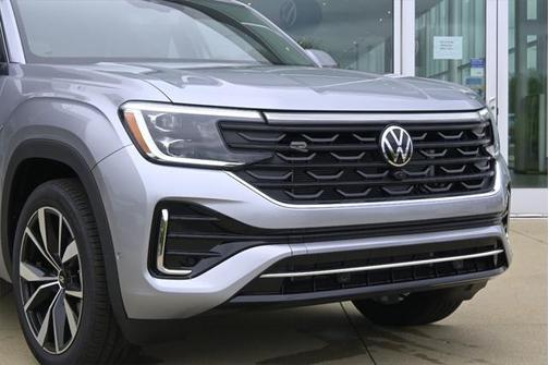 2025 Volkswagen Atlas Cross Sport 2.0T SEL Premium