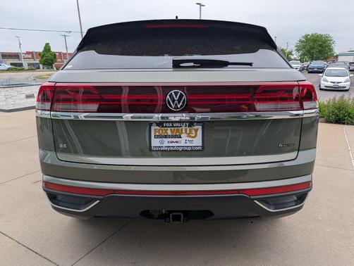 avocado green pearl 2026 Volkswagen Atlas Cross Sport 2.0T SE w/Technology 4MOTION
