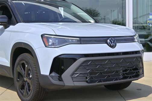 2025 Volkswagen Taos 1.5T SE Black