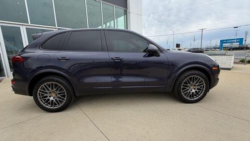 Blue 2018 Porsche Cayenne Platinum Edition
