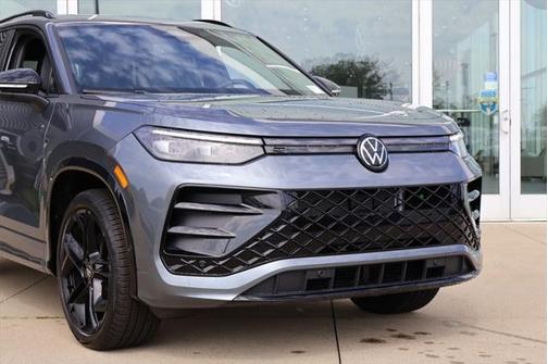 2025 Volkswagen Tiguan 2.0T SE R-Line Black 4MOTION