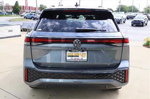 2025 Volkswagen Tiguan 2.0T SE R-Line Black 4MOTION