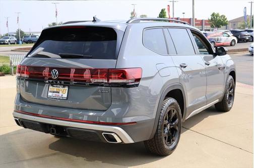 2025 Volkswagen Atlas 2.0T Peak Edition