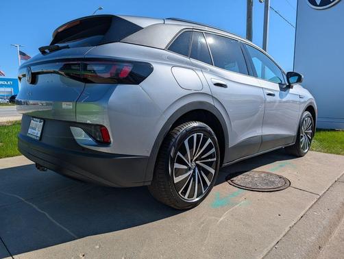 Silver Mist Metallic 2026 Volkswagen ID.4 AWD Pro