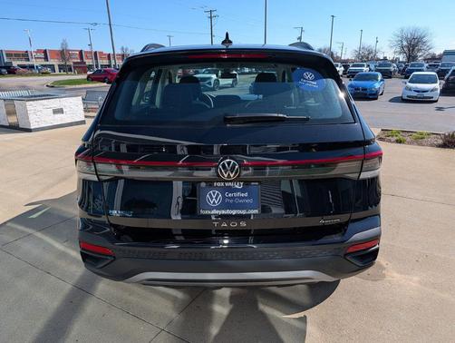 Deep Black Pearl 2025 Volkswagen Taos 1.5T S