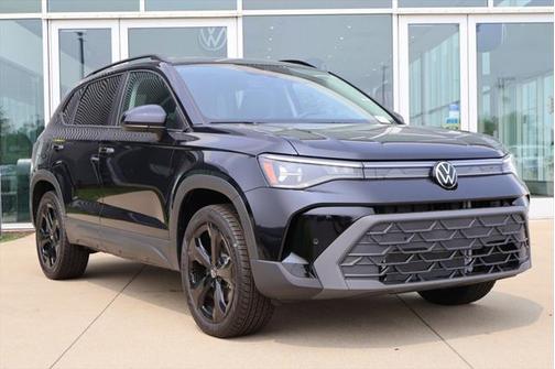 2025 Volkswagen Taos 1.5T SE Black