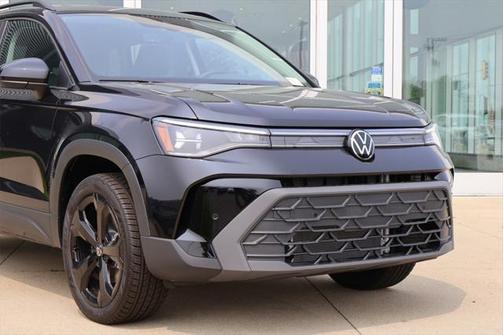 2025 Volkswagen Taos 1.5T SE Black