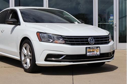 2018 Volkswagen Passat 2.0T SE