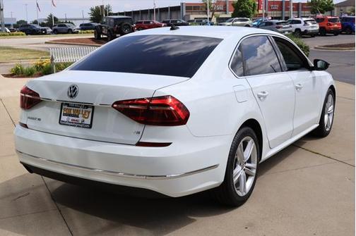 2018 Volkswagen Passat 2.0T SE