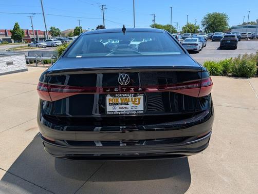 Deep Black Pearl 2026 Volkswagen Jetta 1.4T S