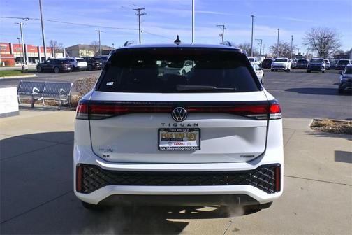 2026 Volkswagen Tiguan 2.0T SE R-Line Black 4MOTION