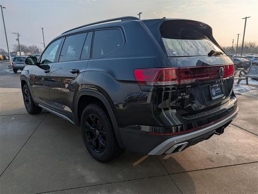 2025 Volkswagen Atlas 2.0T Peak Edition