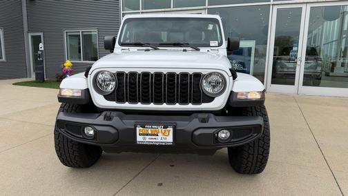 Bright White Clearcoat 2025 Jeep Gladiator Nighthawk