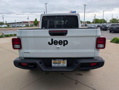Bright White Clearcoat 2025 Jeep Gladiator Nighthawk