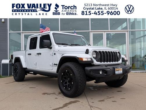 Bright White Clearcoat 2025 Jeep Gladiator Nighthawk