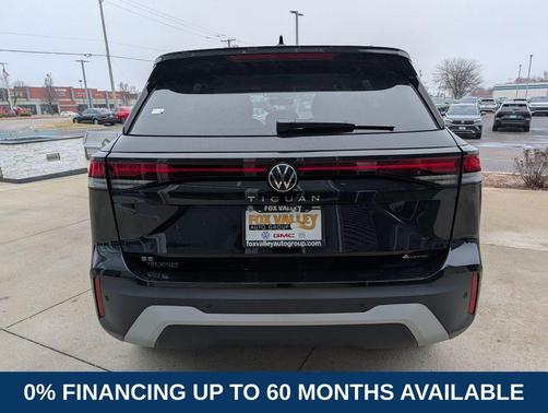 deep black pearl 2026 Volkswagen Tiguan 2.0T SE 4MOTION