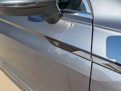 2024 Volkswagen Tiguan 2.0T SEL R-Line 4MOTION