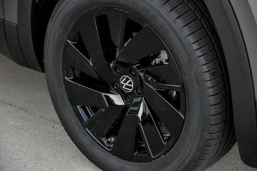 2025 Volkswagen Atlas 2.0T SE w/Technology 4MOTION
