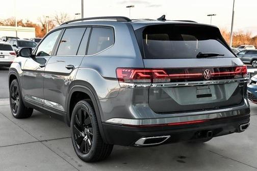 2025 Volkswagen Atlas 2.0T SE w/Technology 4MOTION