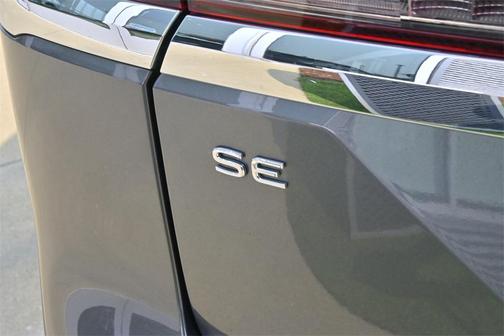2025 Volkswagen Atlas 2.0T SE w/Technology 4MOTION