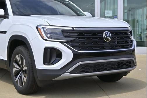 2025 Volkswagen Atlas Cross Sport 2.0T SE