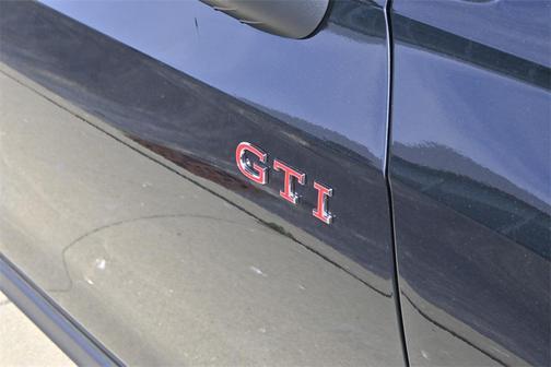 2025 Volkswagen Golf GTI 2.0T SE DSG