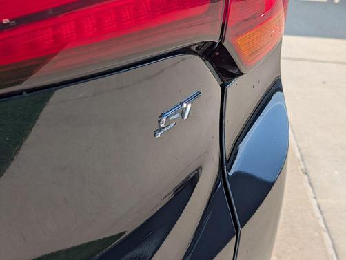 Dark Moon Blue Metallic 2020 Buick Encore GX Essence