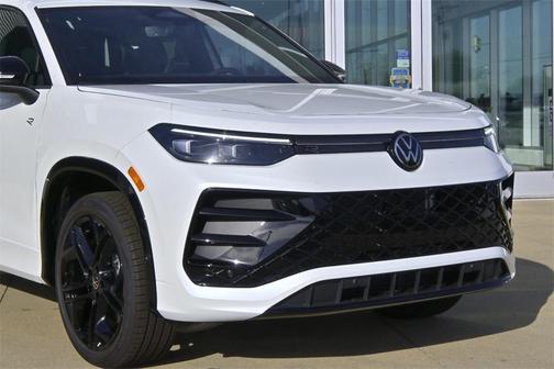 2025 Volkswagen Tiguan 2.0T SE R-Line Black 4MOTION