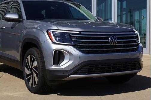 2025 Volkswagen Atlas 2.0T SE w/Technology 4MOTION