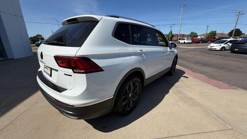 White 2024 Volkswagen Tiguan 2.0T SE 4MOTION