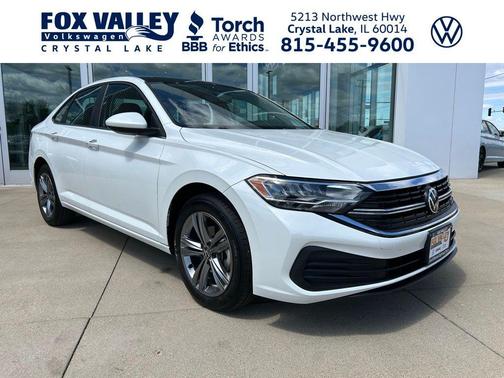 Opal White Pearl 2024 Volkswagen Jetta 1.5T SE