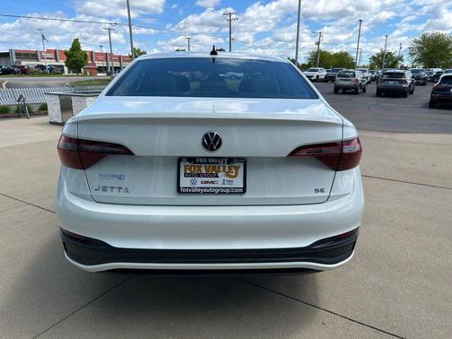 Opal White Pearl 2024 Volkswagen Jetta 1.5T SE