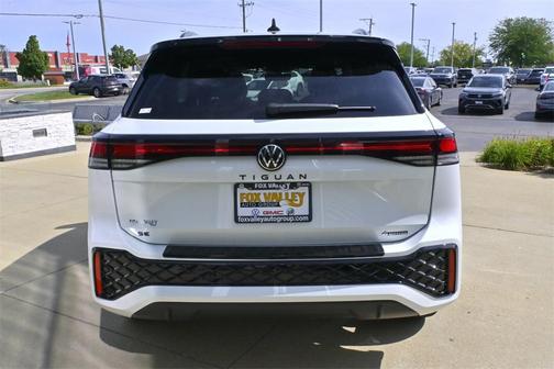 2025 Volkswagen Tiguan 2.0T SE R-Line Black 4MOTION