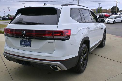 2025 Volkswagen Atlas 2.0T Peak Edition