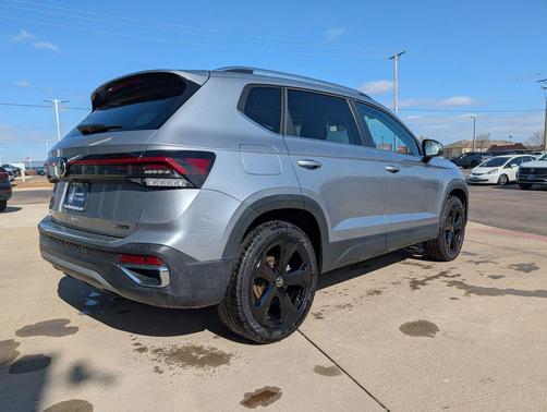 2025 Volkswagen Taos 1.5T SEL