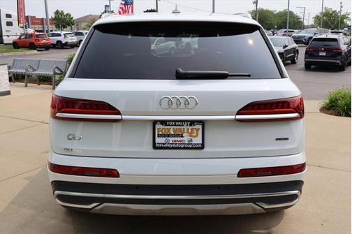 2024 Audi Q7 45 Premium Plus