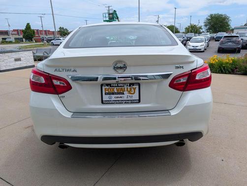 Pearl White 2016 Nissan Altima 2.5 SR