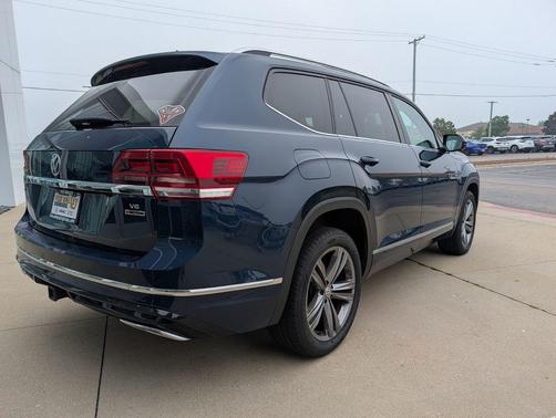 Blue Metallic 2018 Volkswagen Atlas 3.6L SEL