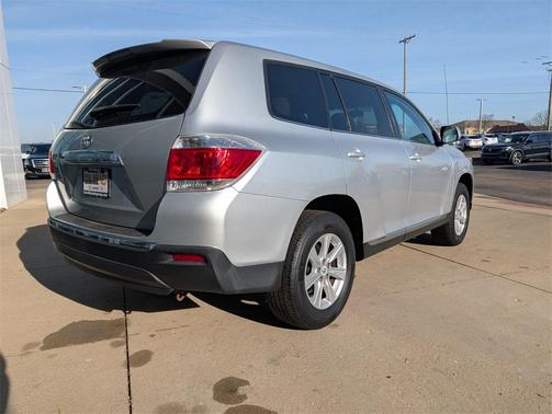 2011 Toyota Highlander SE