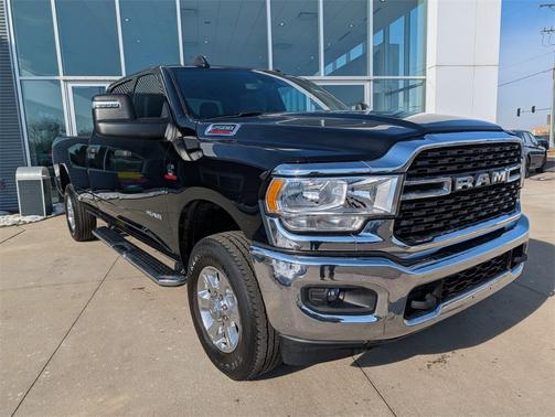 2024 RAM 2500 Big Horn Crew Cab 4x4 8' Box