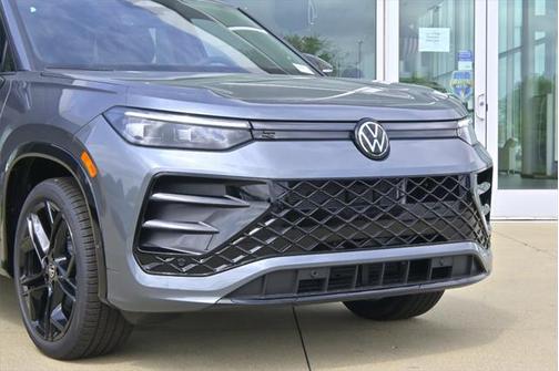 2025 Volkswagen Tiguan 2.0T SE R-Line Black 4MOTION